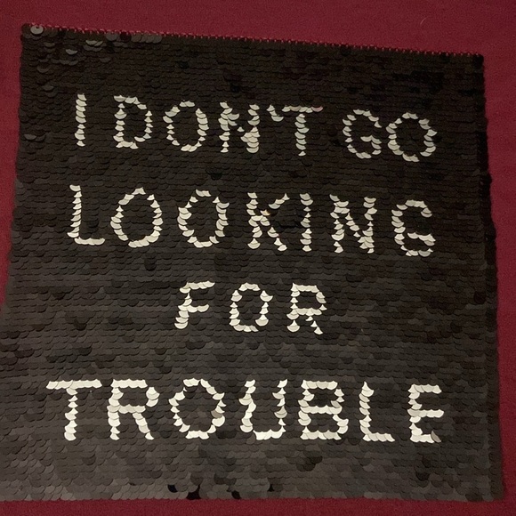 EUC Harry Potter Women’s XS Short Sleeved T-Shirt Maroon - Picture 3 of 5